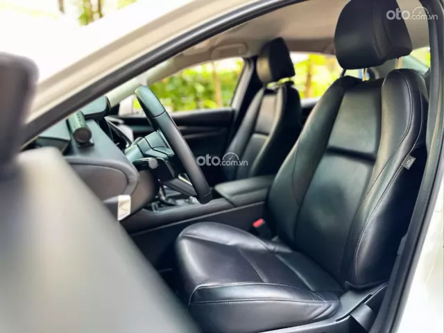 Mazda 3 Sedan 1.5L Luxury 2023 10