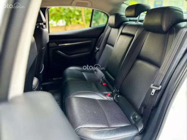 Mazda 3 Sedan 1.5L Luxury 2023 11