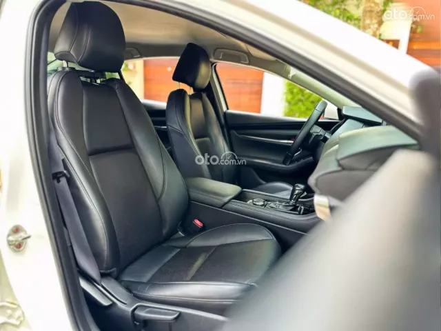 Mazda 3 Sedan 1.5L Luxury 2023 9