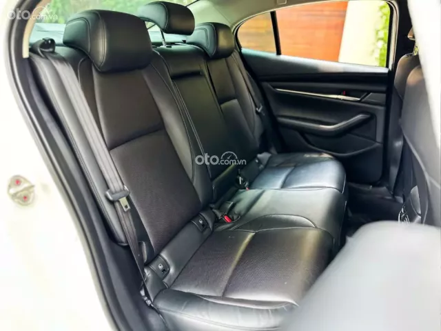 Mazda 3 Sedan 1.5L Luxury 2023 14