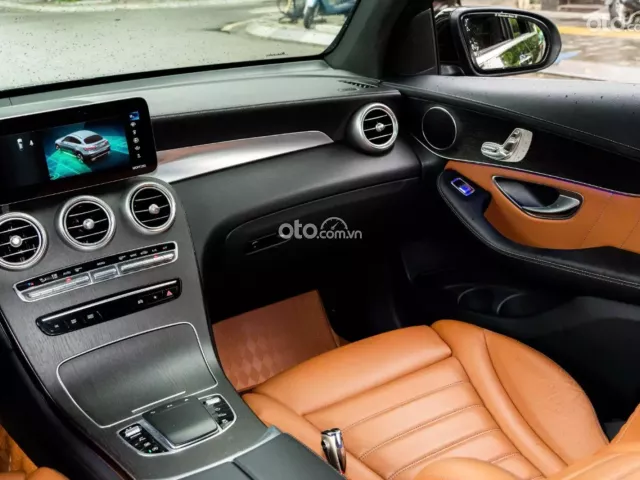 Mercedes-Benz GLC 300 4Matic Coupe 2022 10