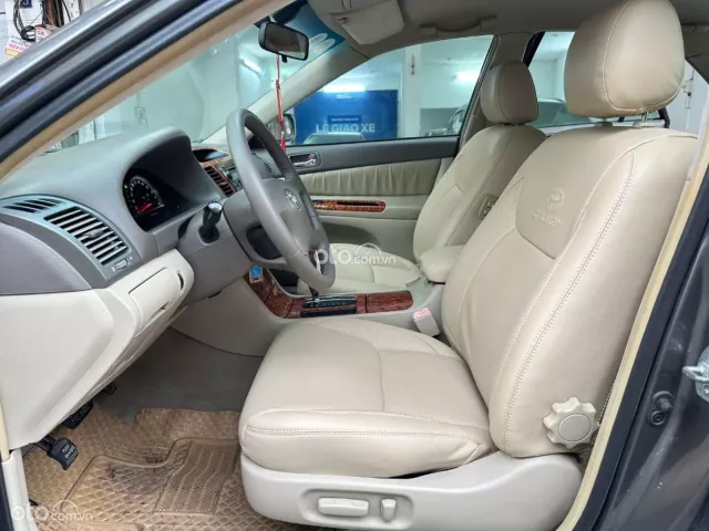 Toyota Camry 3.0V 2005 15