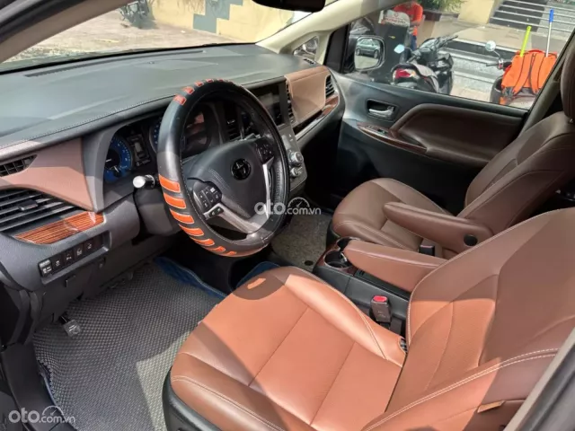 Toyota Sienna Limited 3.5 AT AWD 2015 6