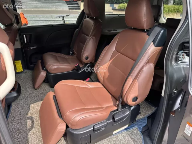 Toyota Sienna Limited 3.5 AT AWD 2015 8