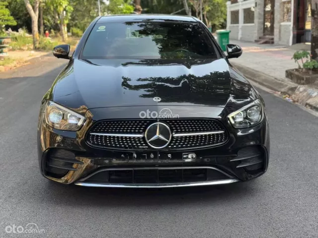 Mercedes-Benz E300 AMG 2021