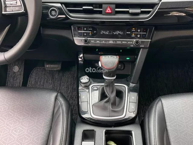 Kia Seltos 1.5L PREMIUM 2025 14