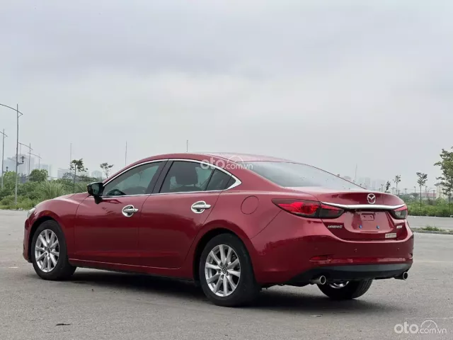 Xe chạy 10 vạn km, nội thất đẹp như mới