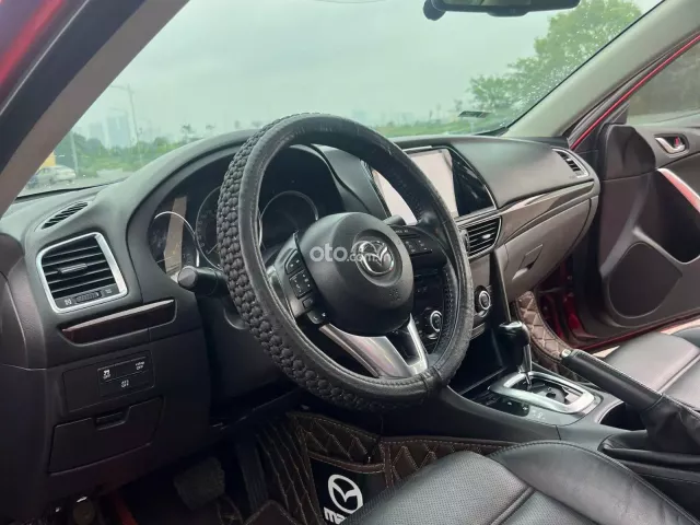 Xe chạy 10 vạn km, nội thất đẹp như mới
