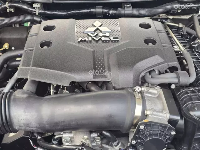 Mitsubishi Pajero Sport G 4x2 AT 2015 20