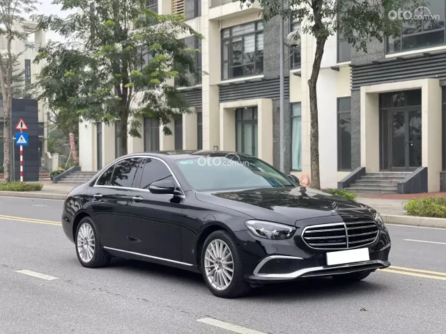 Mercedes-Benz E200 Exclusive 2022 2