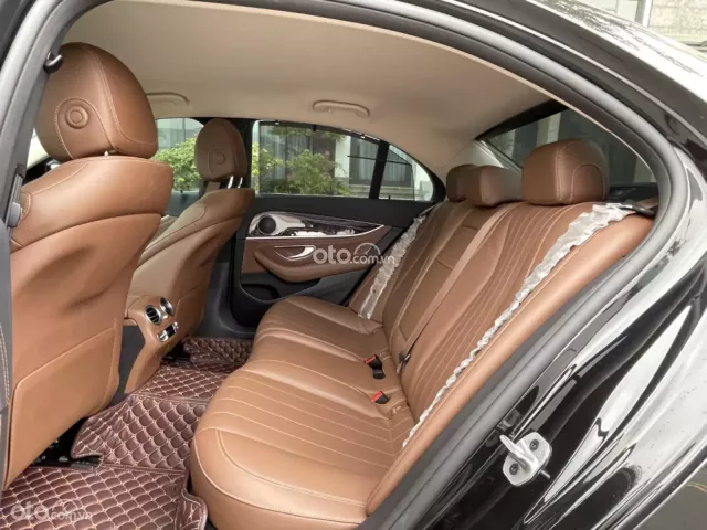 Mercedes-Benz E200 Exclusive 2022 8