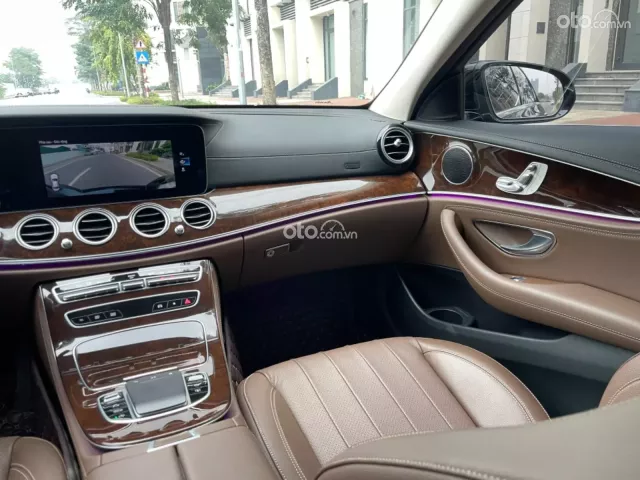 Mercedes-Benz E200 Exclusive 2022 15