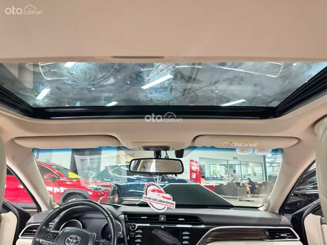 Toyota Camry 2.5Q 2020 12