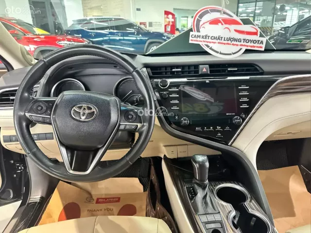 Toyota Camry 2.5Q 2020 9