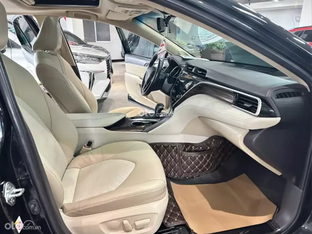 Toyota Camry 2.5Q 2020 7