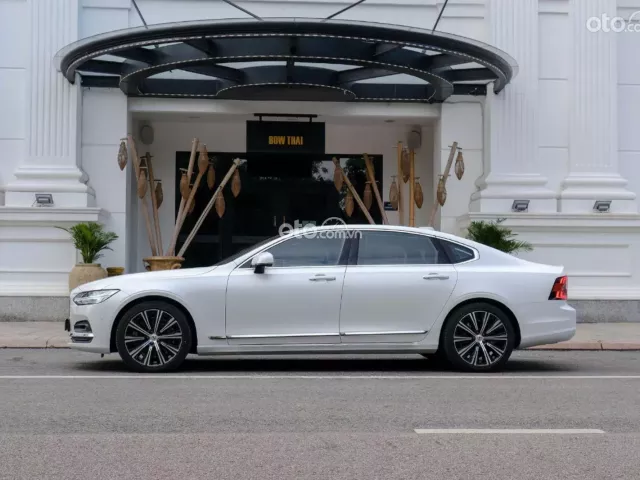 Volvo S90 Ultimate AWD 2024 3