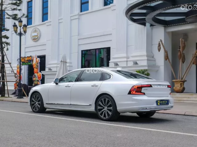 Volvo S90 Ultimate AWD 2024 4