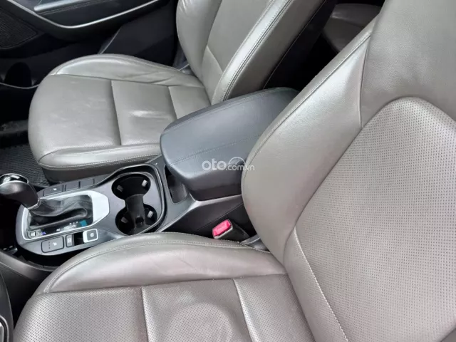 Hyundai Santa Fe 2.2L Dầu Cao cấp 2017 8