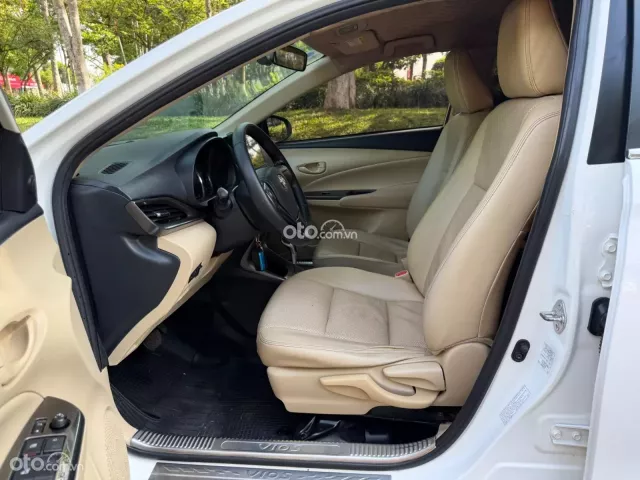 Toyota Vios 1.5 E CVT 2021 21