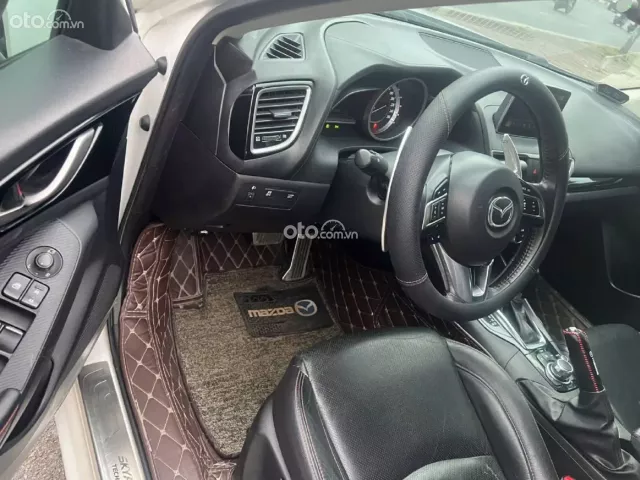 Mazda 3 1.5L Sedan 2015 6