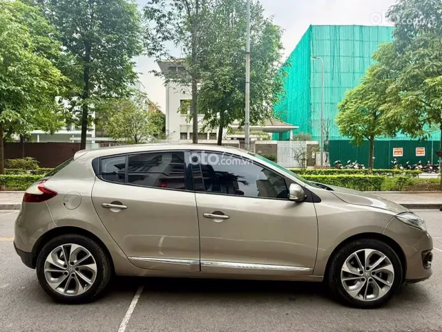 Renault Megane 1.6 CVT 2015 4