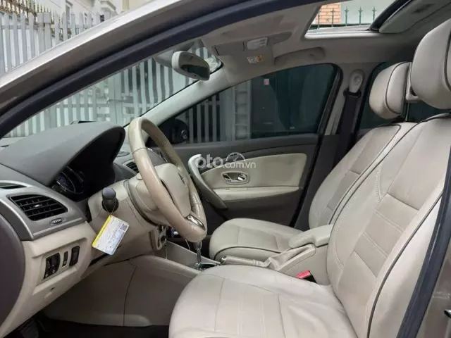 Renault Megane 1.6 CVT 2015 6