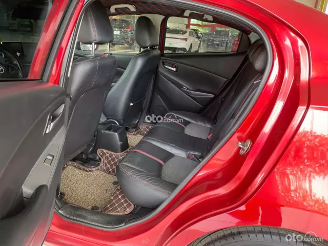 Mazda 2 1.5AT 2016 8