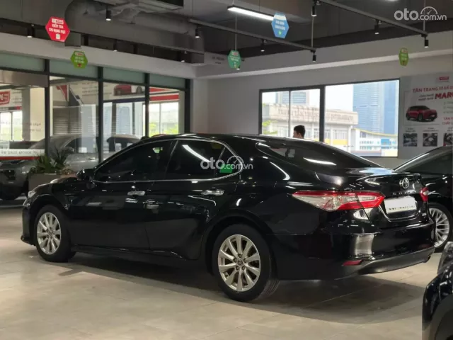 Toyota Camry 2.0G 2020 4