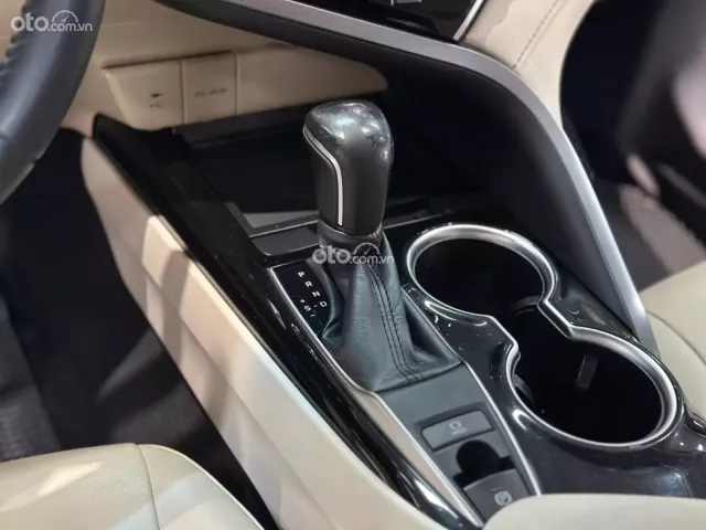 Toyota Camry 2.0G 2020 9