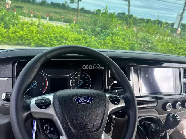 Ford Transit Tiêu chuẩn 2023 17