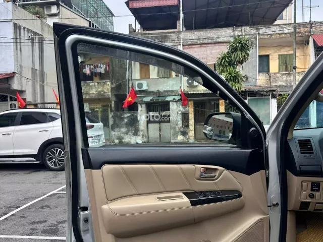 Toyota Fortuner 2.7 V 4X2 AT 2015 9