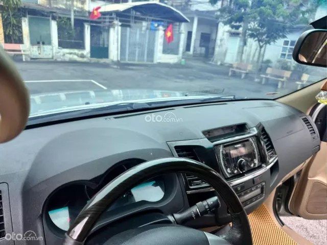 Toyota Fortuner 2.7 V 4X2 AT 2015 14