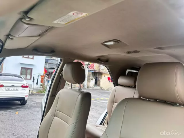 Toyota Fortuner 2.7 V 4X2 AT 2015 11