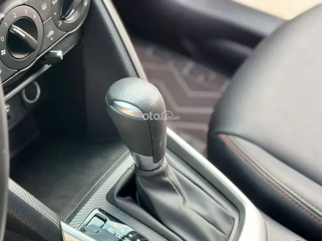 Mazda 2 1.5AT 2025 10