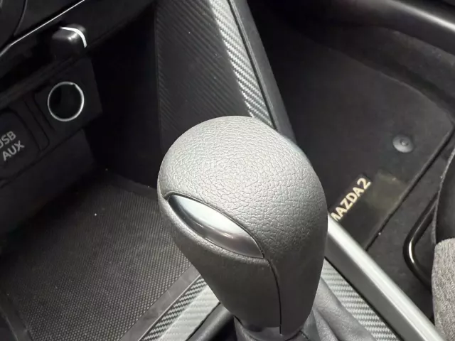 Mazda 2 1.5AT 2025 13
