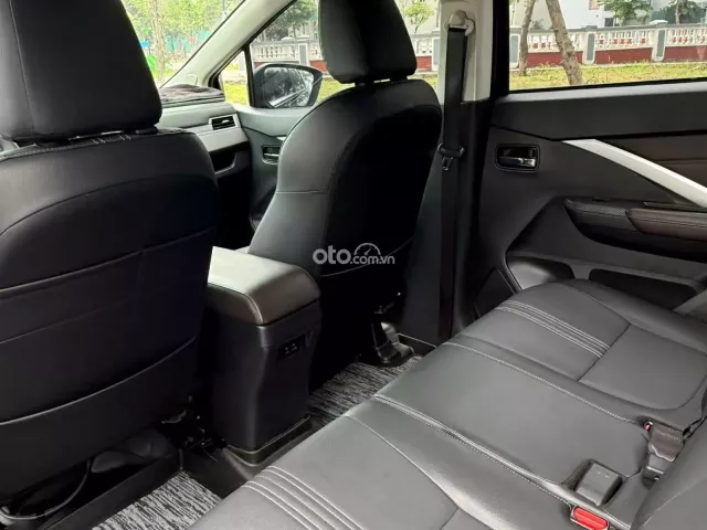 Mitsubishi Xpander AT Premium 2024 22