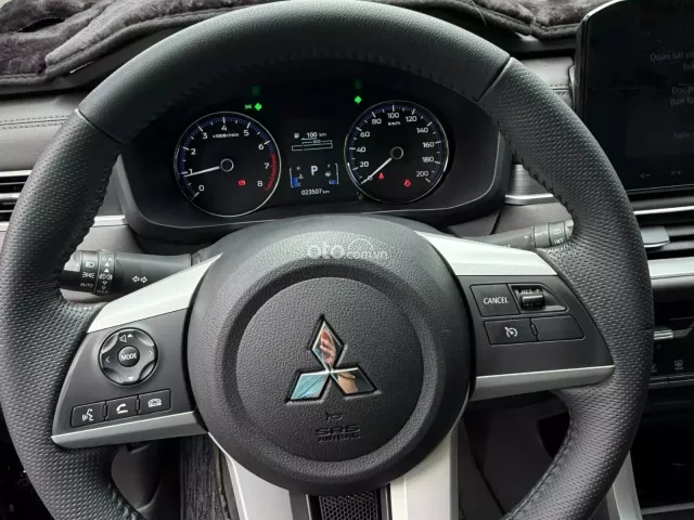 Mitsubishi Xpander AT Premium 2024 13