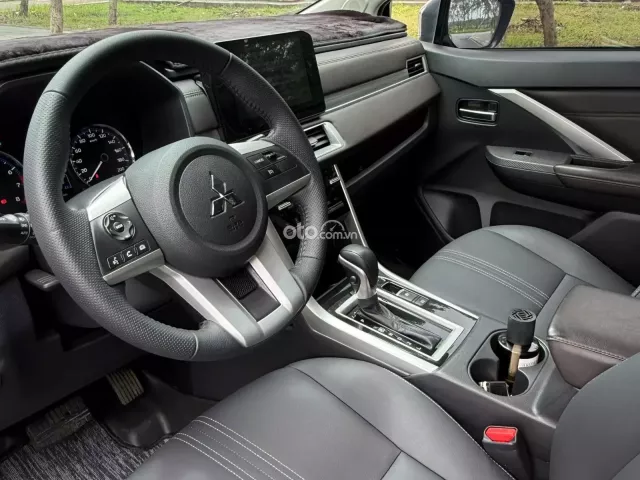 Mitsubishi Xpander AT Premium 2024 9