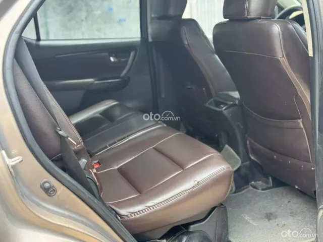 Toyota Fortuner 2.5G 4x2 MT 2019 7
