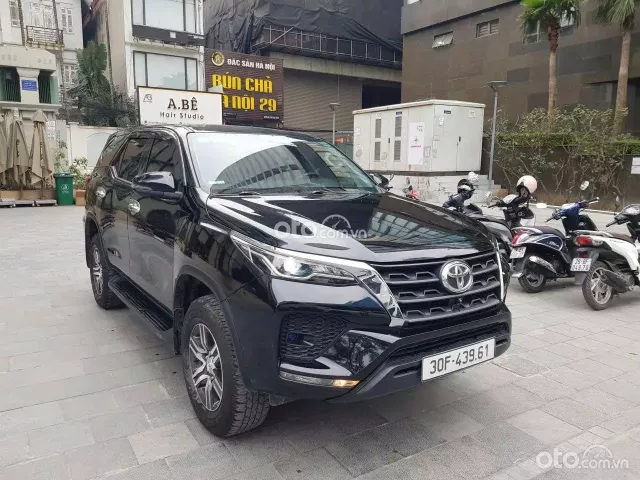 Toyota Fortuner 2.4G 4x2 AT  2024 3
