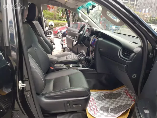 Toyota Fortuner 2.4G 4x2 AT  2024 7