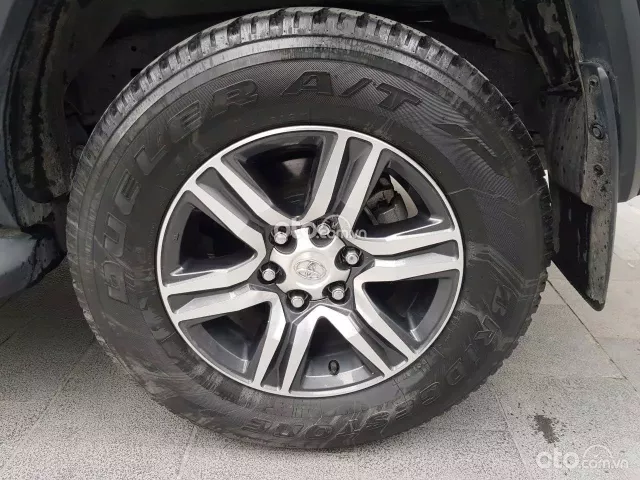 Toyota Fortuner 2.4G 4x2 AT  2024 8