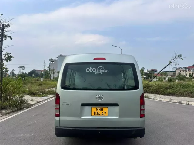Toyota Hiace 2011 5