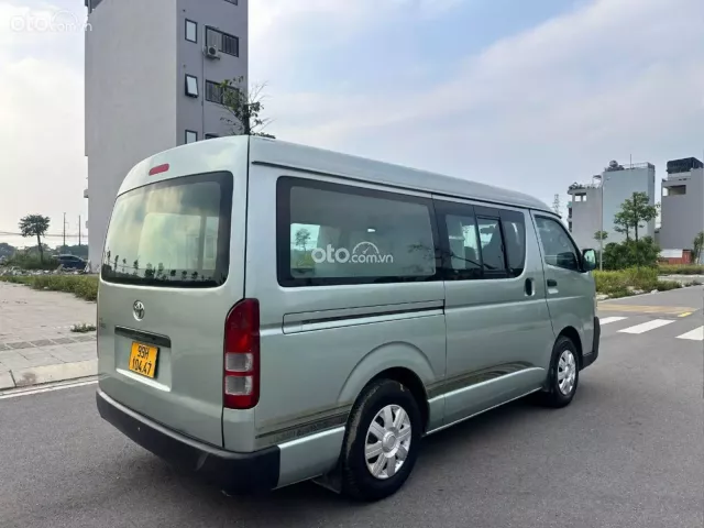 Toyota Hiace 2011 7