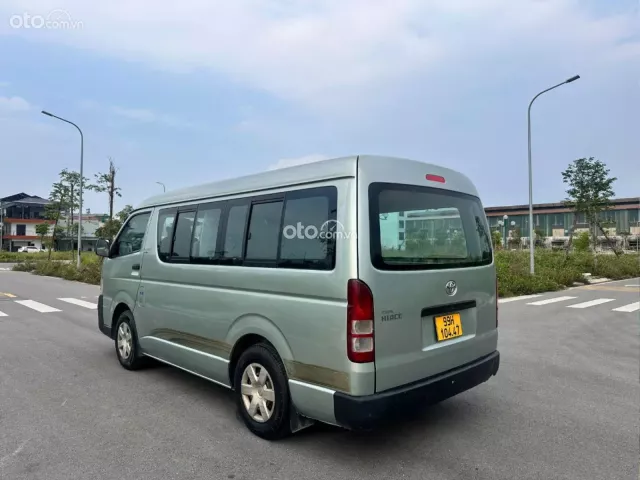 Toyota Hiace 2011 6