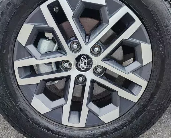 Hyundai Venue 1.0 T-GDi Đặc biệt  2024 24