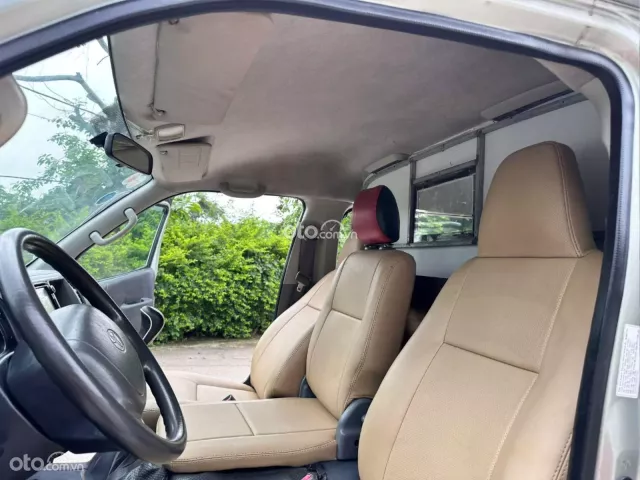 Toyota Hiace 2009 11