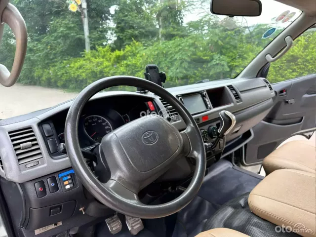 Toyota Hiace 2009 8