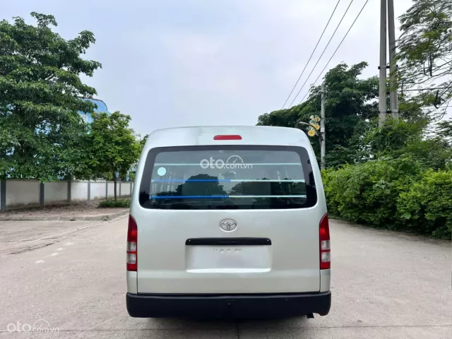 Toyota Hiace 2009 6