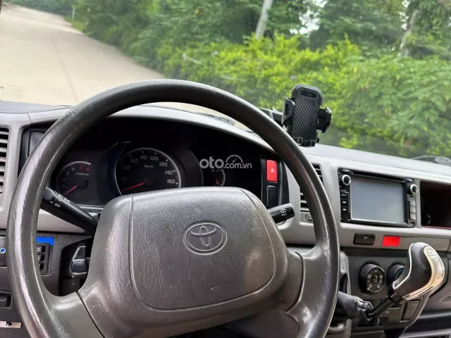 Toyota Hiace 2009 10